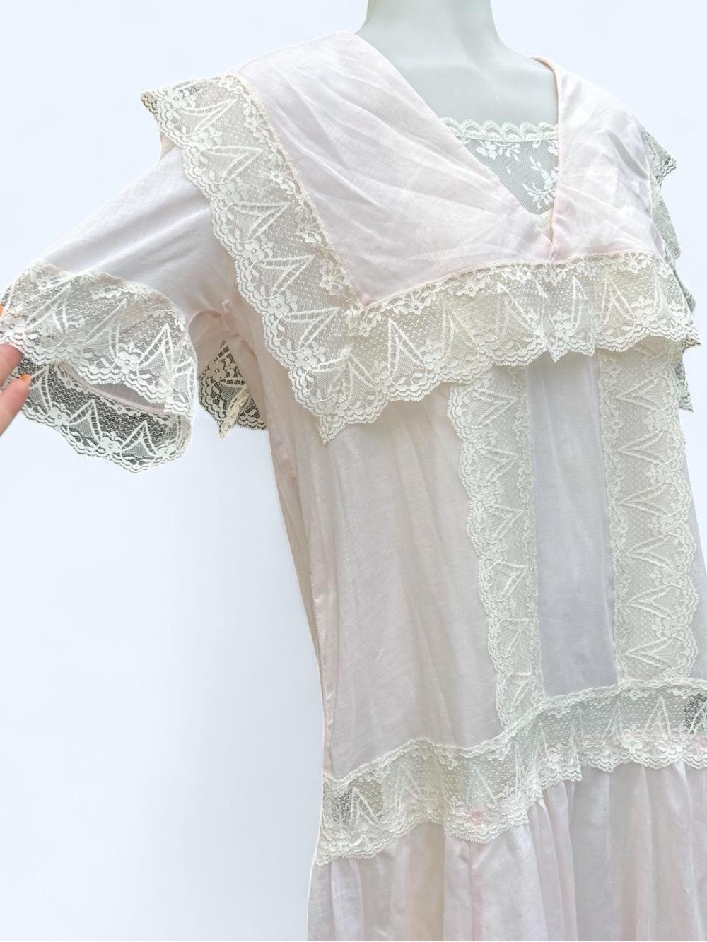 Jessica McClintock Pale Pink Lace-Trim Edwardian dress